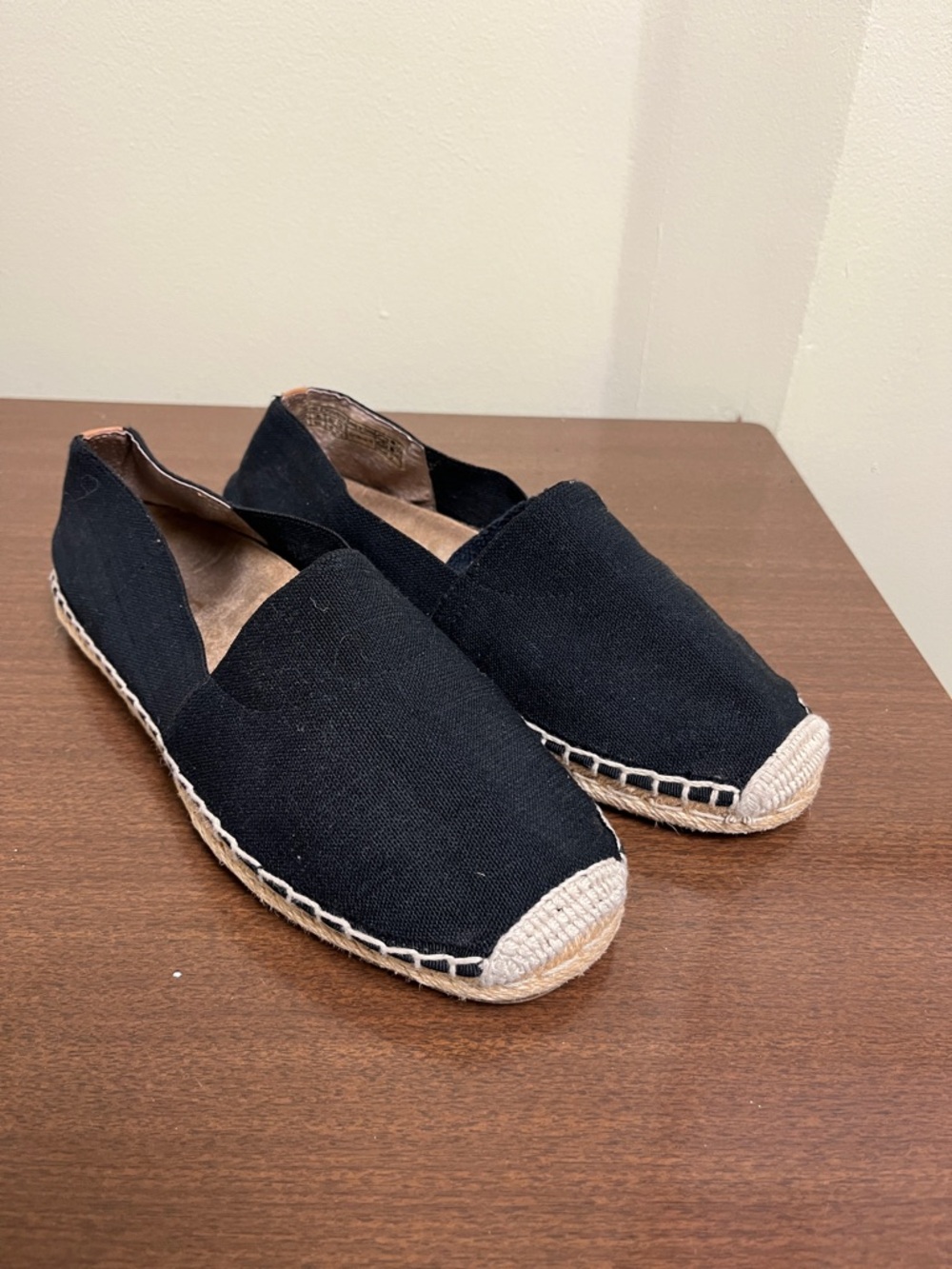 Vionic Valeri Espadrille Flats black canvas jute wrapped sole summer beach